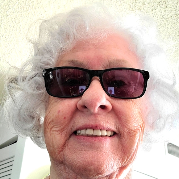 Meet your Posher, Bonnie - Picture 6 of 10